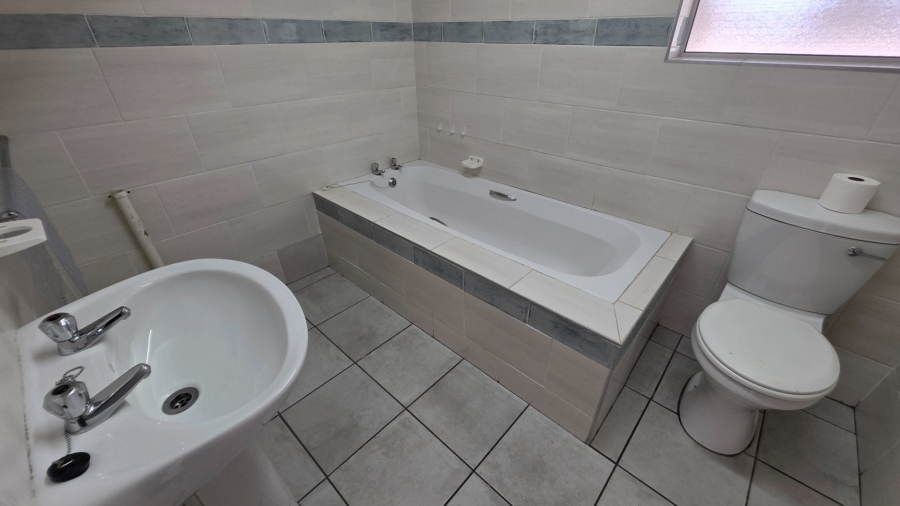 2 Bedroom Property for Sale in Hartenbos Central Western Cape